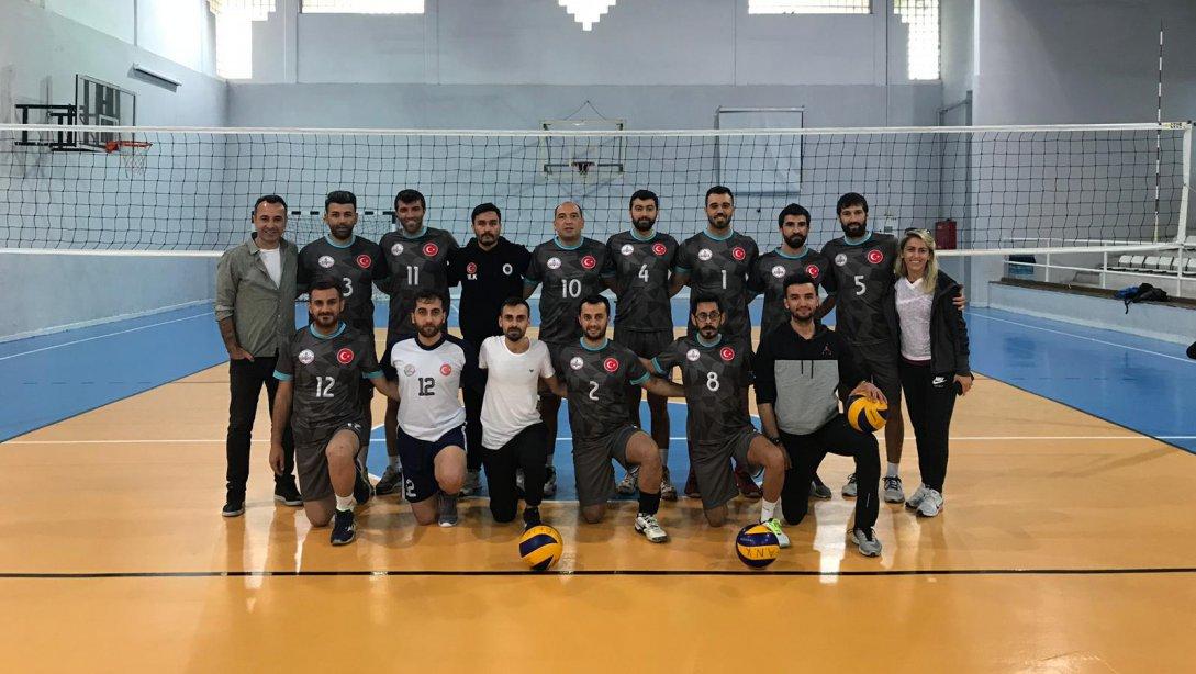 Türkiye Öğretmenler Kupası Voleybol Müsabakasında Takımımız Bir Üst Tura Yükseldi.