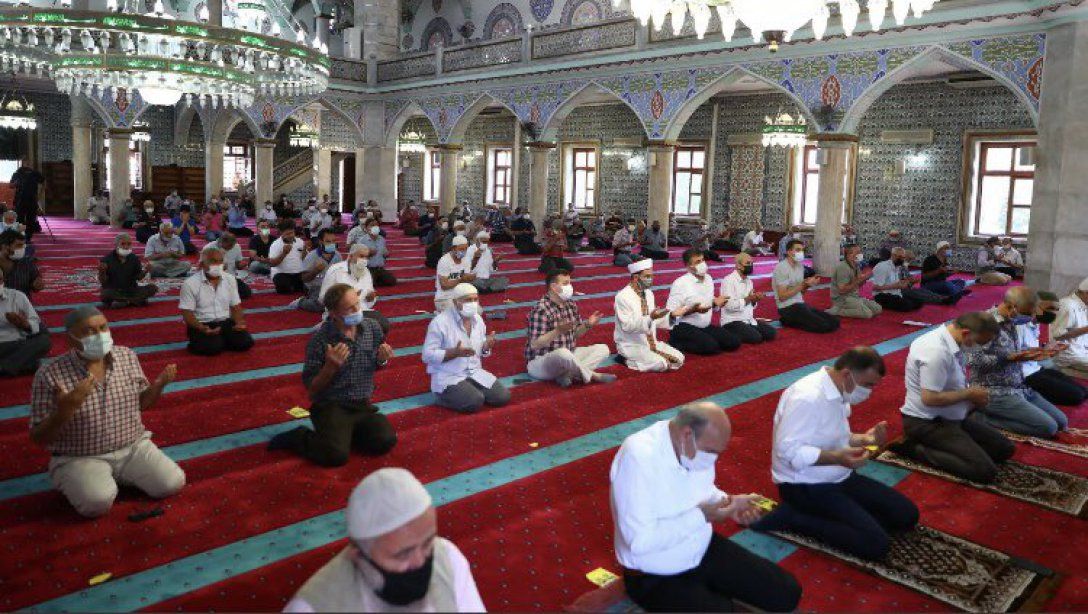 Bağcılar Merkez Camii'nde 15 Temmuz Şehitleri İçin Düzenlediğimiz Mevlid Programı