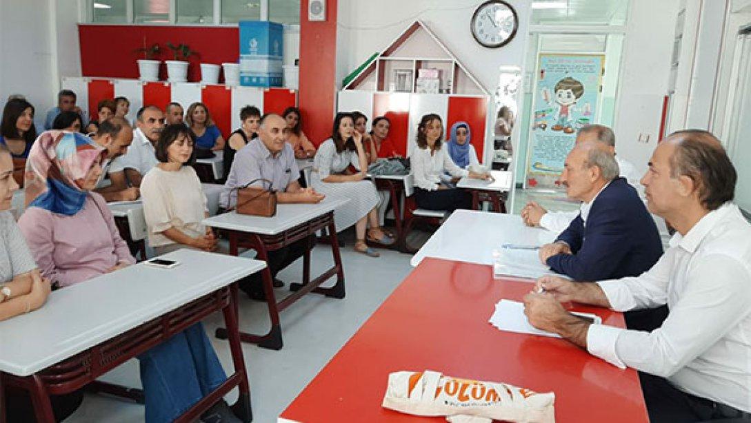 İlçe Milli Eğitim Müdürümüz Sayın Mustafa YILMAZ Sene Başı Öğretmen Kurul Toplantılarına Katıldı.
