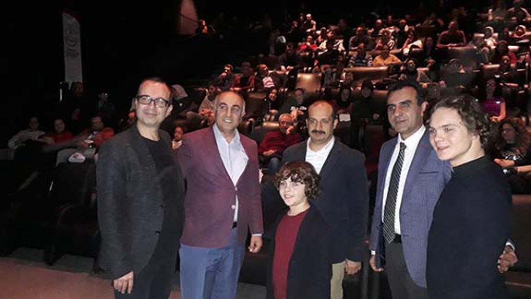 Öğretmenlerimizle Cep Herkülü: Naim Süleymanoğlu Sinema Filmi İzlendi.