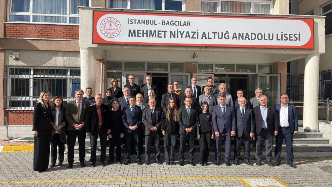 10 Kasım Atatürk'ü Anma Günü Programı Kaymakamımız Sayın Abdullah UÇGUN, Belediye Başkanımız Sayın Abdullah ÖZDEMİR ve İlçe Milli Eğitim Müdürümüz Sayın Mustafa YILMAZ'ın Katılımıyla Mehmet Niyazi Altuğ Anadolu Lisesinde Yapıldı.