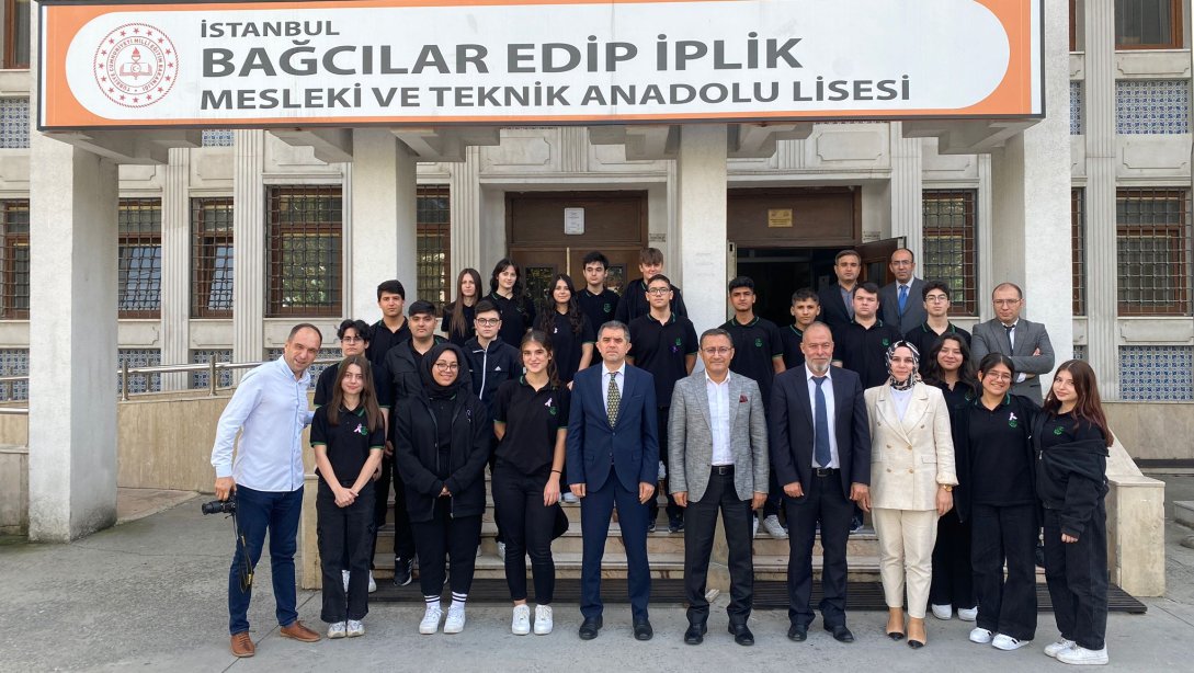 Kaymakamımız Abdullah UÇGUN ve İlçe Milli Eğitim Müdürümüz Mehmet SANSAR Gençlerle Başbaşa Projesi Kapsamında Edip İplik Mesleki ve Teknik Anadolu Lisesinde Gençlerle bir Araya Geldi. 